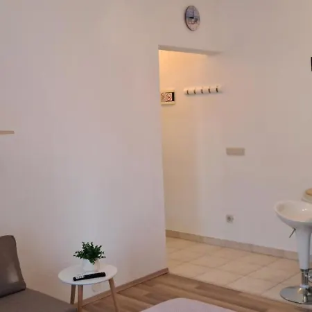 Apartment I&r